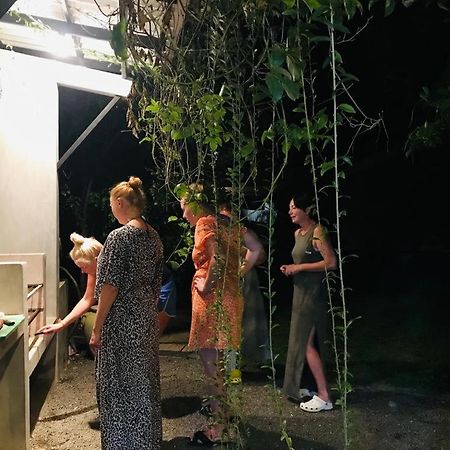 Chaaya Inn Hotel Hikkaduwa Exteriör bild