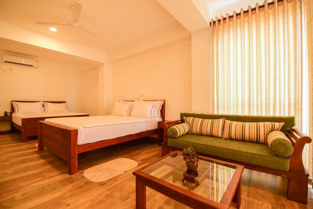 Chaaya Inn Hotel Hikkaduwa Exteriör bild