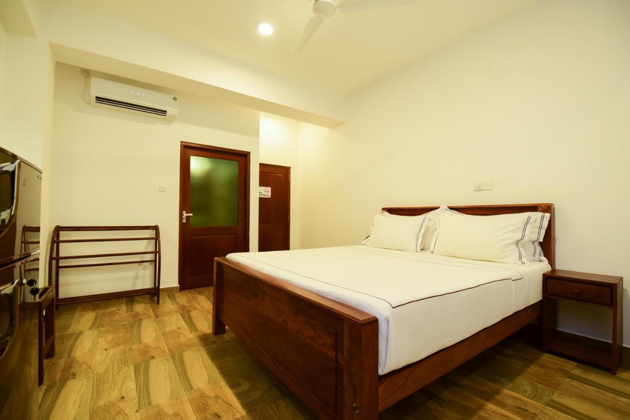 Chaaya Inn Hotel Hikkaduwa Exteriör bild